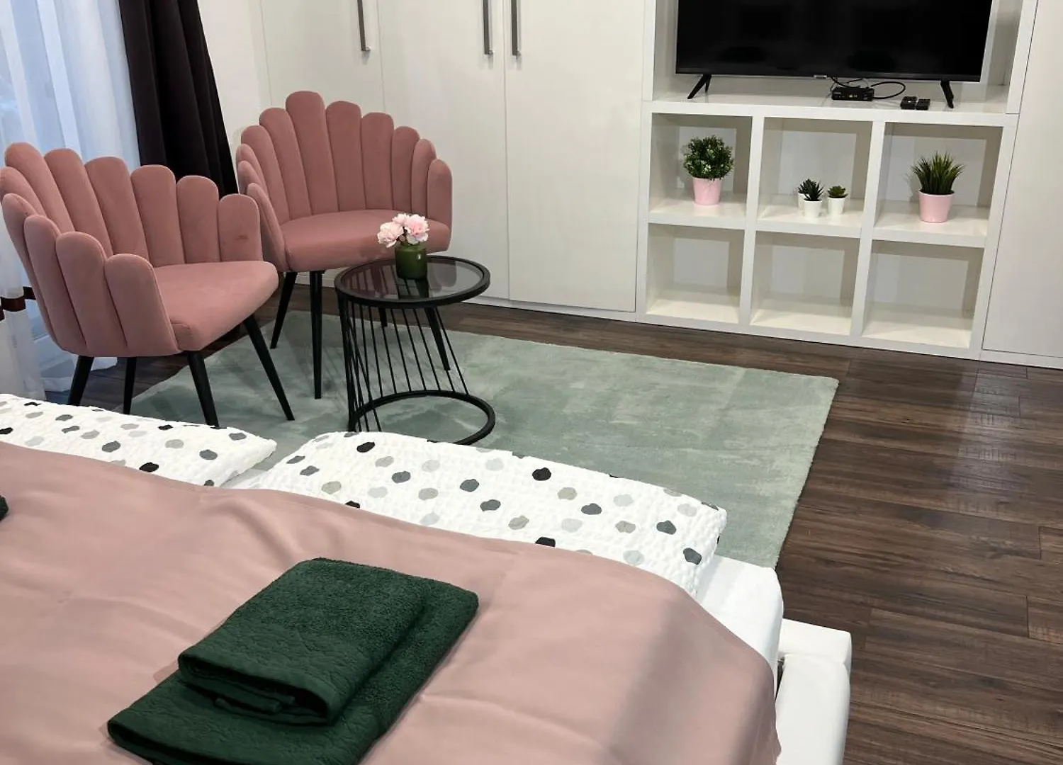 True Gem At The Airport Apartment Budapest