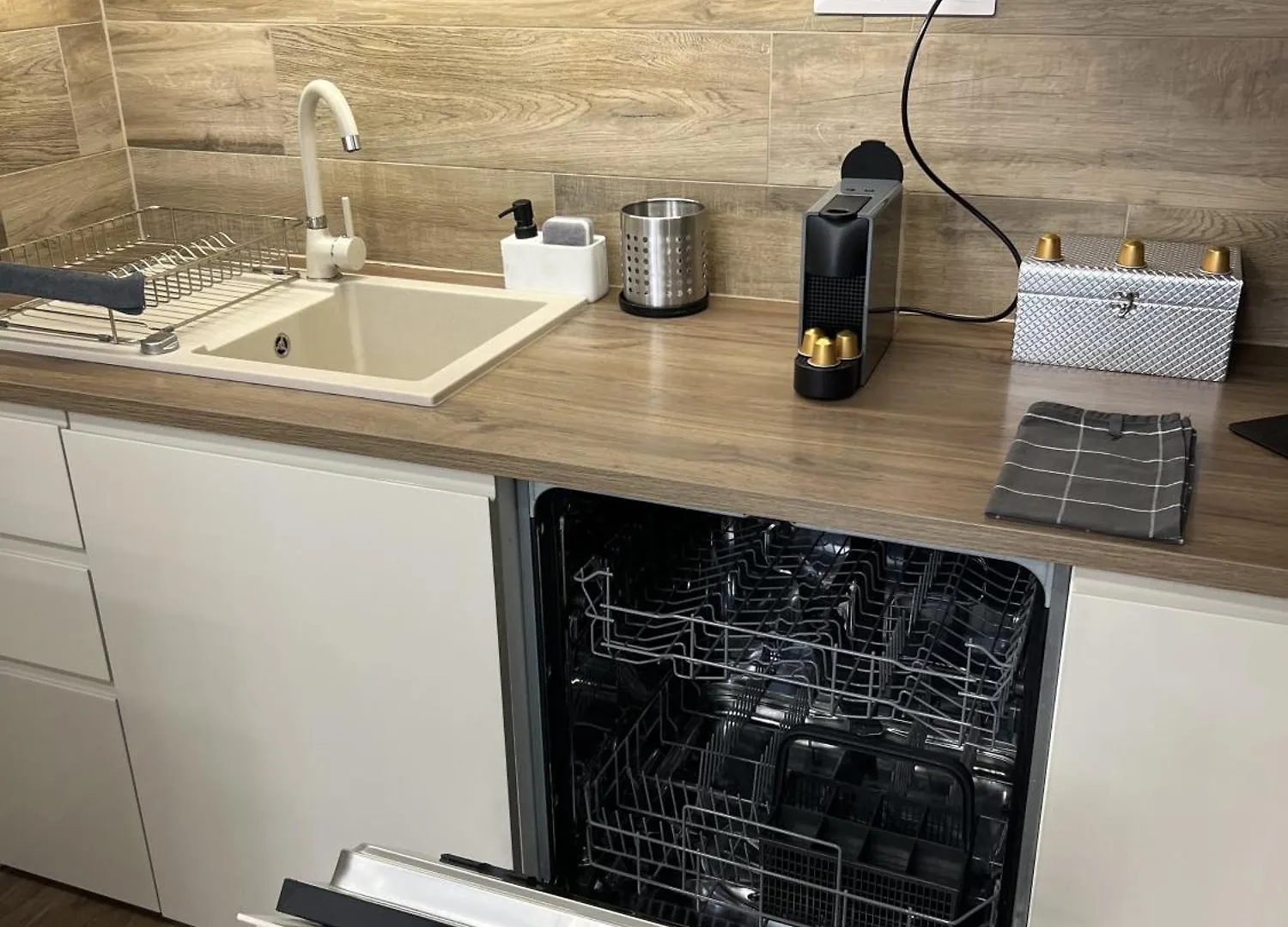 True Gem At The Airport Apartment Budapest Hungary
