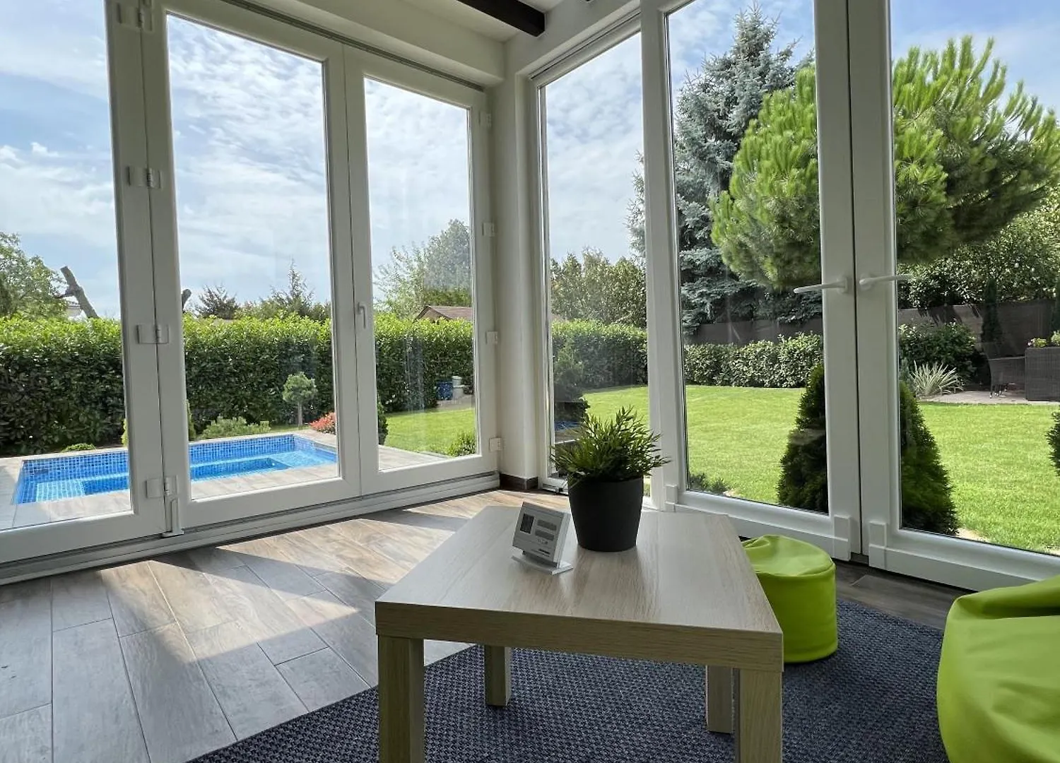True Gem At The Airport Apartment Budapest