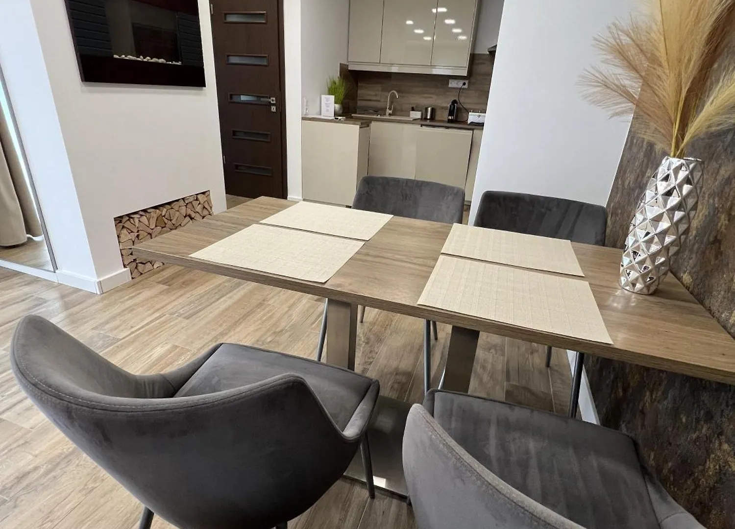 True Gem At The Airport Apartment Budapest 0*,  Hungary
