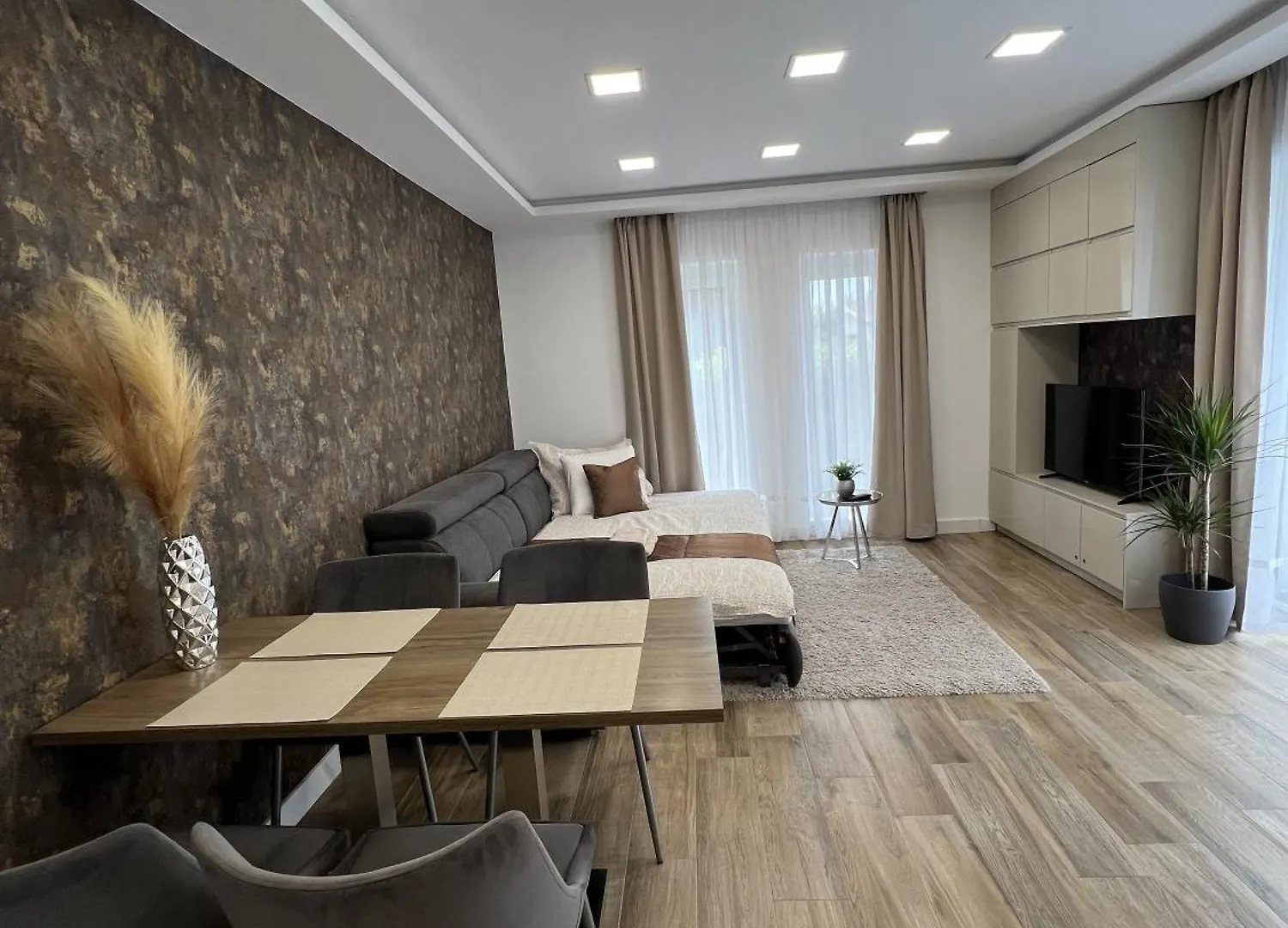 True Gem At The Airport Apartment Budapest Hungary